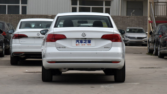 VW Bora Classic Leading 1.5L MT