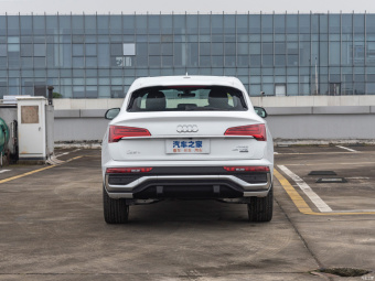 Audi Q5L Sportback Luxury 45 TFSI