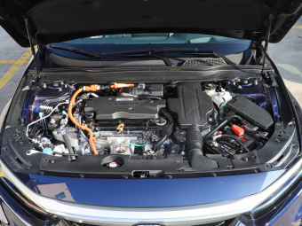 Honda Inspire Sport Hybrid Pure Shang 2.0L