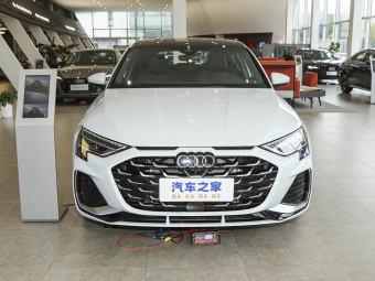 Audi A3 Sportback 2025 35TFSI Flying Spur Premium Edition + Luxury Package