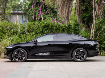 Zeekr 007  75 kWh