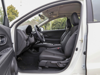 Honda Vezel Deluxe 1.5L CVT