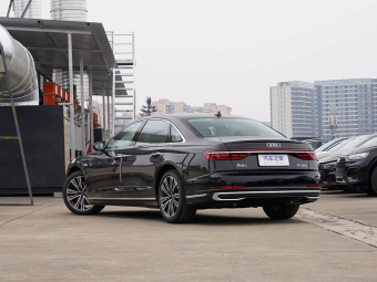 Audi A8L 2025 45 TFSI Quattro Luxury