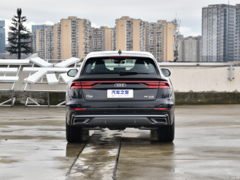 Audi Q8 Select Dynamic 55 TFSI