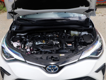 Toyota IZOA Hybrid Yichi 2.0L