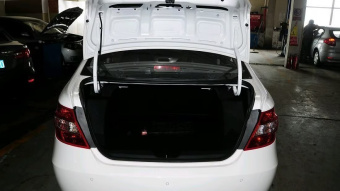 Brilliance Auto H230