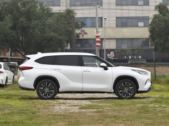 Toyota Highlander Hybrid 2026 2.5L Intelligent Electric Hybrid Dual-Motor Two-Wheel Drive Luxury 7-Seater