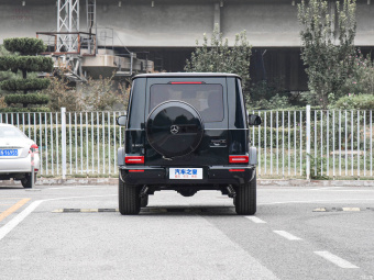 Mercedes-Benz G-Class 500