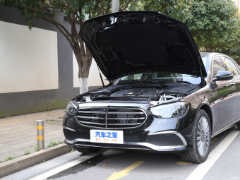 Mercedes-Benz E-Class 300 L Premium