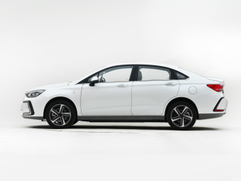 Beijing EU5 Zhiling R600