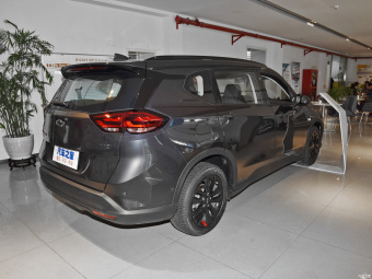Chevrolet Orlando Brilliant Redline 530T Mild Hybrid 7 Seat