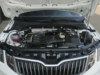 Skoda Octavia Comfort 1.5 MT