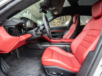 Porsche Taycan Turbo S Cross Turismo