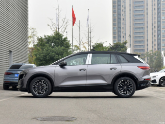 Audi Q5 e-tron Shiny Mecha 40 e-tron