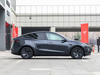Tesla Model Y 2026 Long Range All-Wheel Drive Version