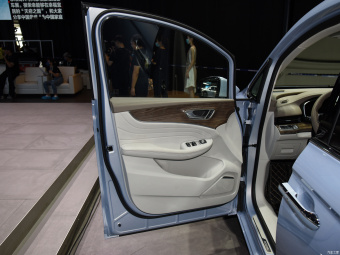 Roewe iMAX8 EV First Class Platinum