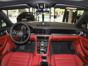 Porsche Panamera 4S Executive