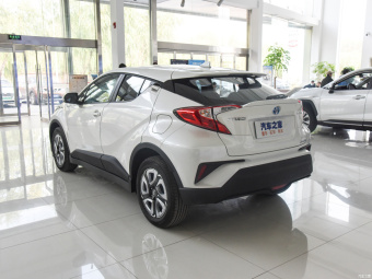 Toyota C-HR EV Leading