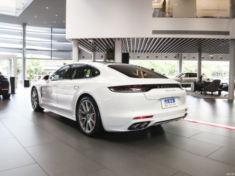 Porsche Panamera 4S Executive
