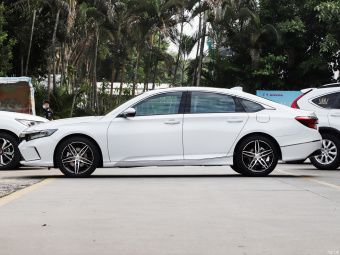 Honda Inspire Sport Hybrid Pure Shang 2.0L