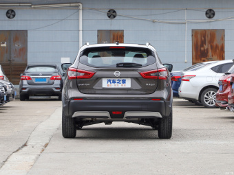 Nissan Qashqai Prem Deluxe 2.0L CVT XV