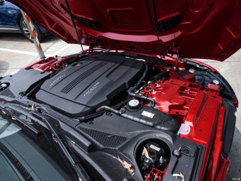 Jaguar F-Type Convertible R-Dynamic Black P300