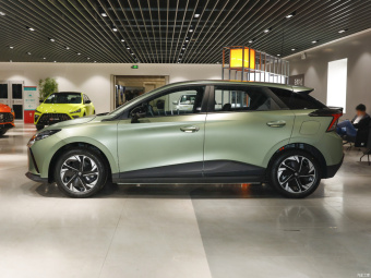 MG Mulan Luxury 520km