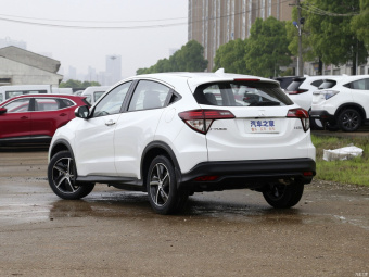 Honda Vezel Deluxe 1.5L CVT