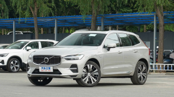 Volvo XC60 T8 AWD Zhiyuan Luxury