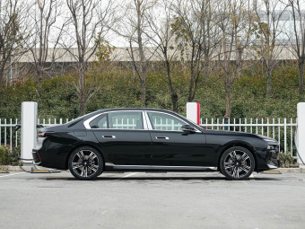 BMW 7 Series 2026 Restyled 740Li Leading M Sport