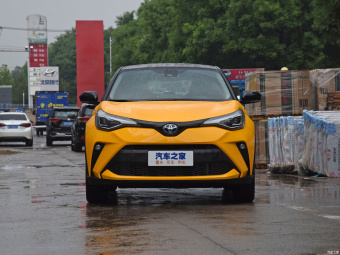 Toyota C-HR Hybrid Deluxe 2.0L E-CVT