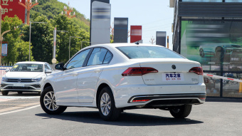 VW Bora Smooth 200TSI MT