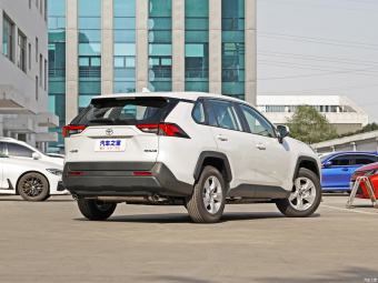 Toyota RAV4 Urban 2.0L CVT 2WD
