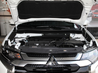 Mitsubishi Outlander Premium 2.4L AWD 7 Seat