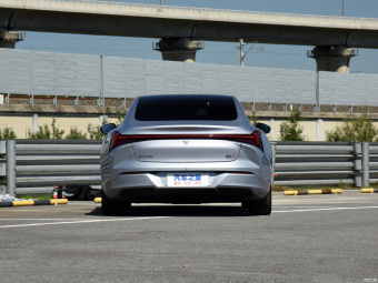 Neta S Large 715km RWD
