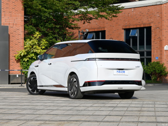 XPeng X9 640 Max AWD