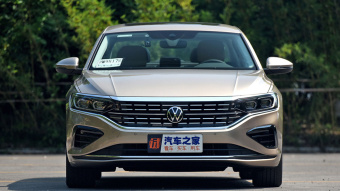 VW Passat Deluxe 380TSI