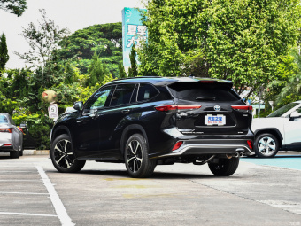 Toyota Crown Kluger Hybrid Flagship 2.5L HEV 4WD
