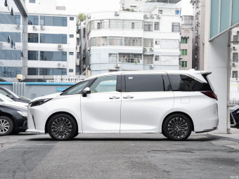 Lexus LM 350h Elegant