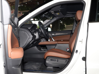 Honda UR-V Elegant 240TURBO