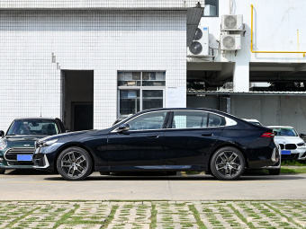 BMW 5 Series 530Li xDrive Luxury