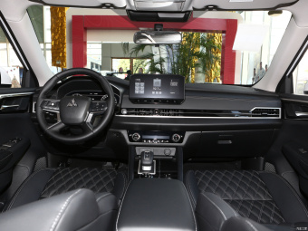 Mitsubishi Outlander Respect 1.5T CVT 7 Seat