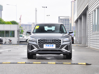 Audi Q2L Dynamic Fashion 35 TFSI