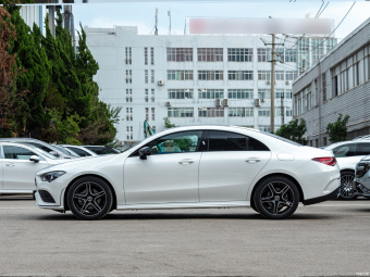 Mercedes-Benz CLA-Class 200 4MATIC