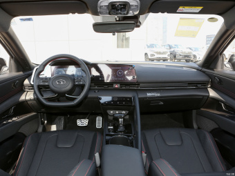 Hyundai Elantra Flagship TOP 240TGDi DCT