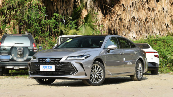 Toyota Avalon Hybrid XLE Premium 2.5L