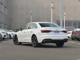 Audi A4L Elegance Luxury 40 TFSI