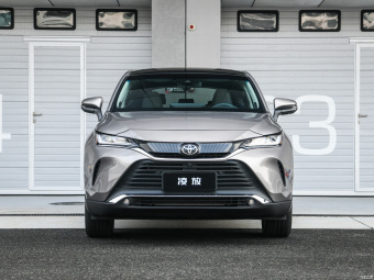 Toyota Harrier Flagship 2.0L CVT