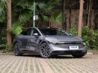 Zeekr 007 Smart 75 kWh