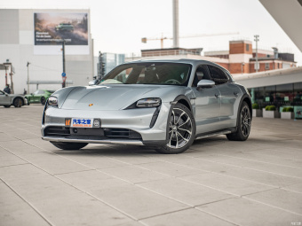 Porsche Taycan 4S Cross Turismo